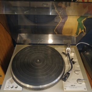 AKAI AP-207 Direct Drive Fully Automatic Turntable