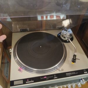 Technics SL-1700MK2 Direct Drive Automatic Turntable